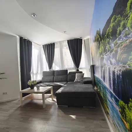 Elias Deluxe アパート ゴータ