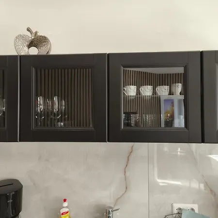 Elias Deluxe Apartment *